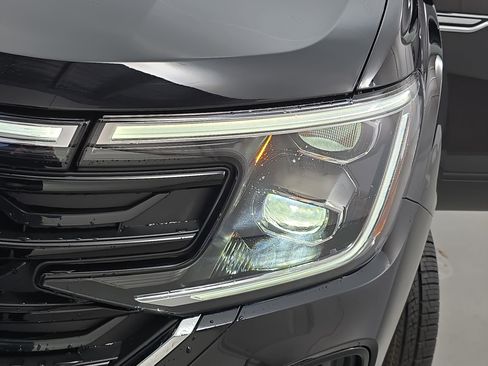 New 2026 Volkswagen Atlas Cross Sport SE FWD image 32