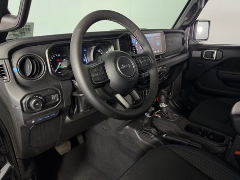 Certified 2025 Jeep Wrangler Unlimited Rubicon 4xe w/ Convenience Group AWD/4WD image 20
