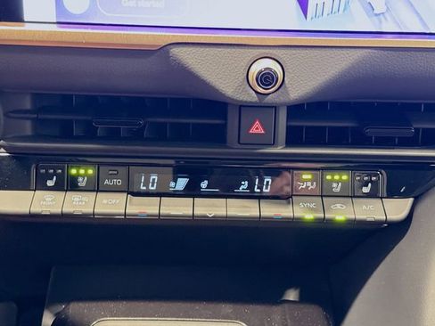 New 2025 Toyota Crown Platinum image 13