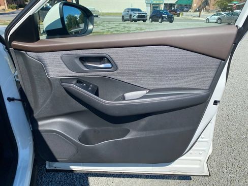 Used 2023 Nissan Rogue SV FWD image 20