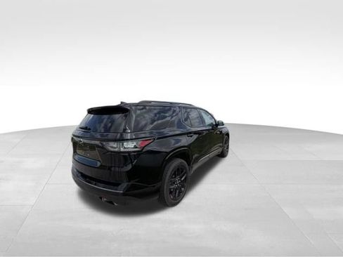 Used 2021 Chevrolet Traverse Premier w/ Redline Edition AWD/4WD image 4