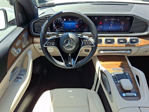 Certified 2025 Mercedes-Benz GLS 450 4MATIC image 13