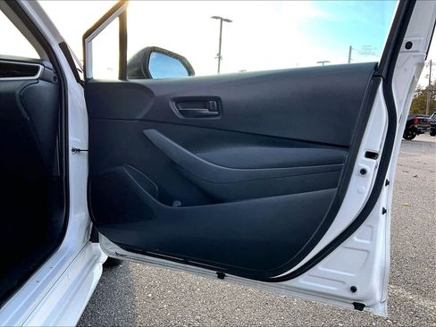 Used 2023 Toyota Corolla LE image 12