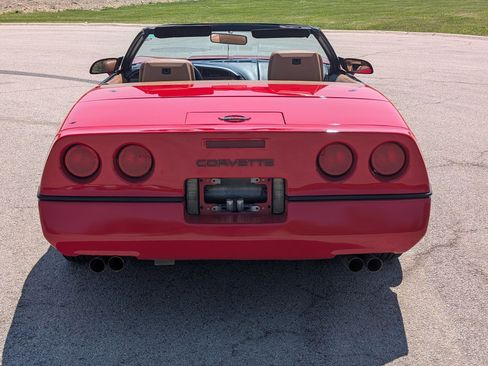 Used 1990 Chevrolet Corvette Convertible RWD image 16