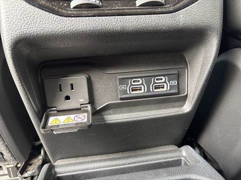 Used 2023 Jeep Grand Cherokee L Altitude image 24