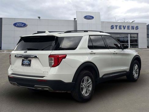 Certified 2023 Ford Explorer XLT w/ Equipment Group 202A AWD/4WD image 4