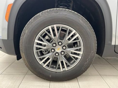 New 2026 Chevrolet Traverse LT w/ Driver Confidence Package AWD/4WD image 7