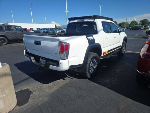 Used 2022 Toyota Tacoma TRD Off-Road w/ Technology Package AWD/4WD image 6