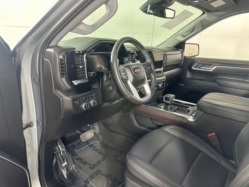 Used 2026 GMC Sierra 1500 SLT w/ SLT Convenience Package AWD/4WD image 16