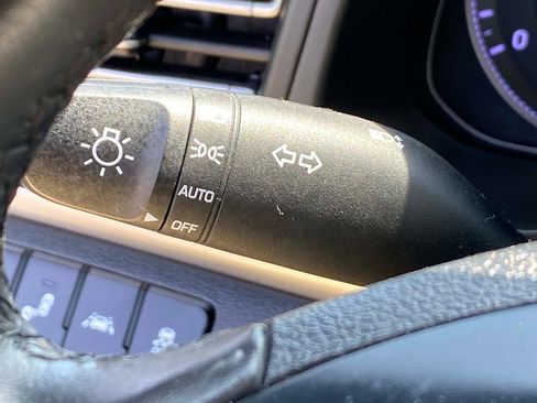 Used 2020 Hyundai Elantra Limited w/ Ultimate Package 03 FWD image 18