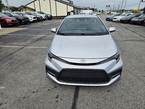 Used 2021 Toyota Corolla SE FWD image 3
