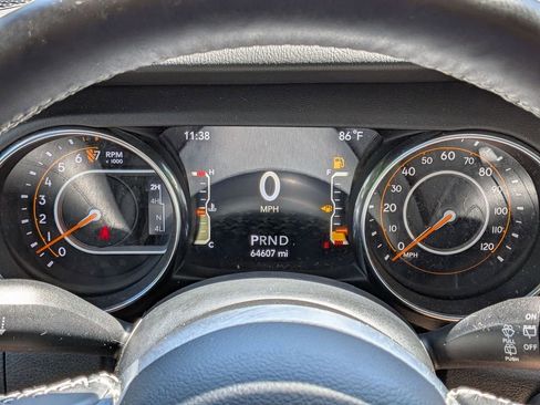 Certified 2019 Jeep Wrangler Unlimited Sahara w/ Dual Top Group AWD/4WD image 16
