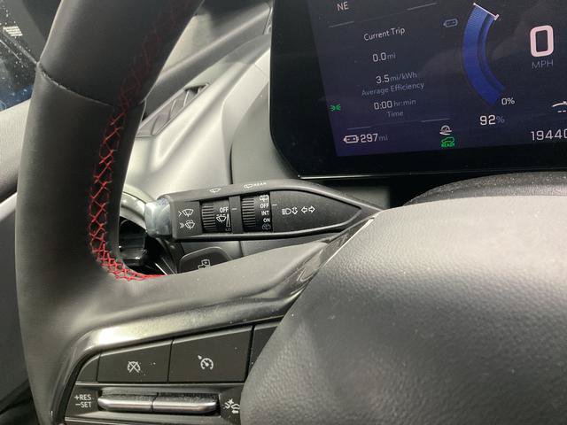 Used 2025 Chevrolet Equinox EV RS FWD image 19