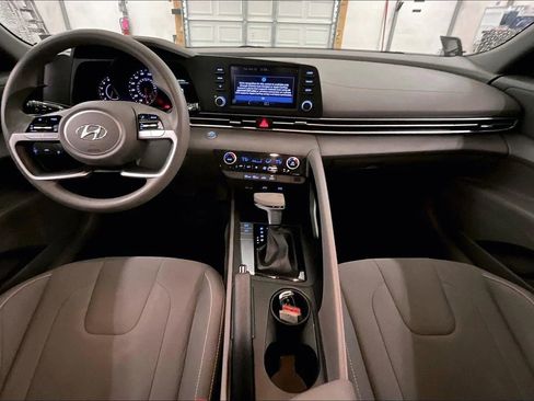 Used 2022 Hyundai Elantra SEL w/ Cargo Package image 14