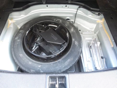 Used 2013 Mercedes-Benz C 250 Sport image 16