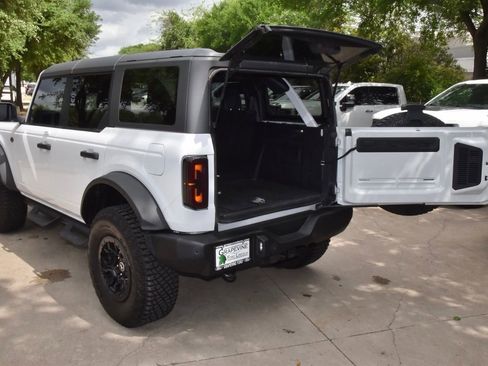 Used 2023 Ford Bronco Wildtrak AWD/4WD image 44