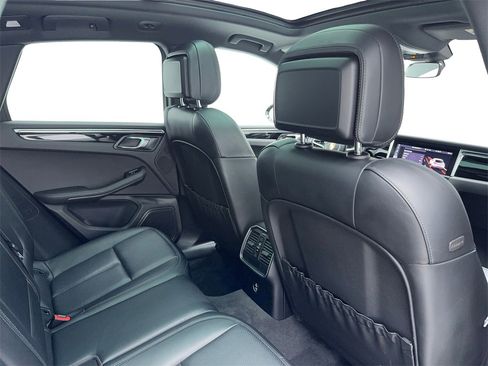 Used 2021 Porsche Macan S image 51