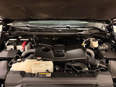 Used 2024 Toyota Tundra Limited w/ Power Package image 11