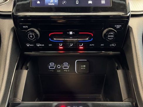 Used 2023 Jeep Grand Cherokee Laredo image 20