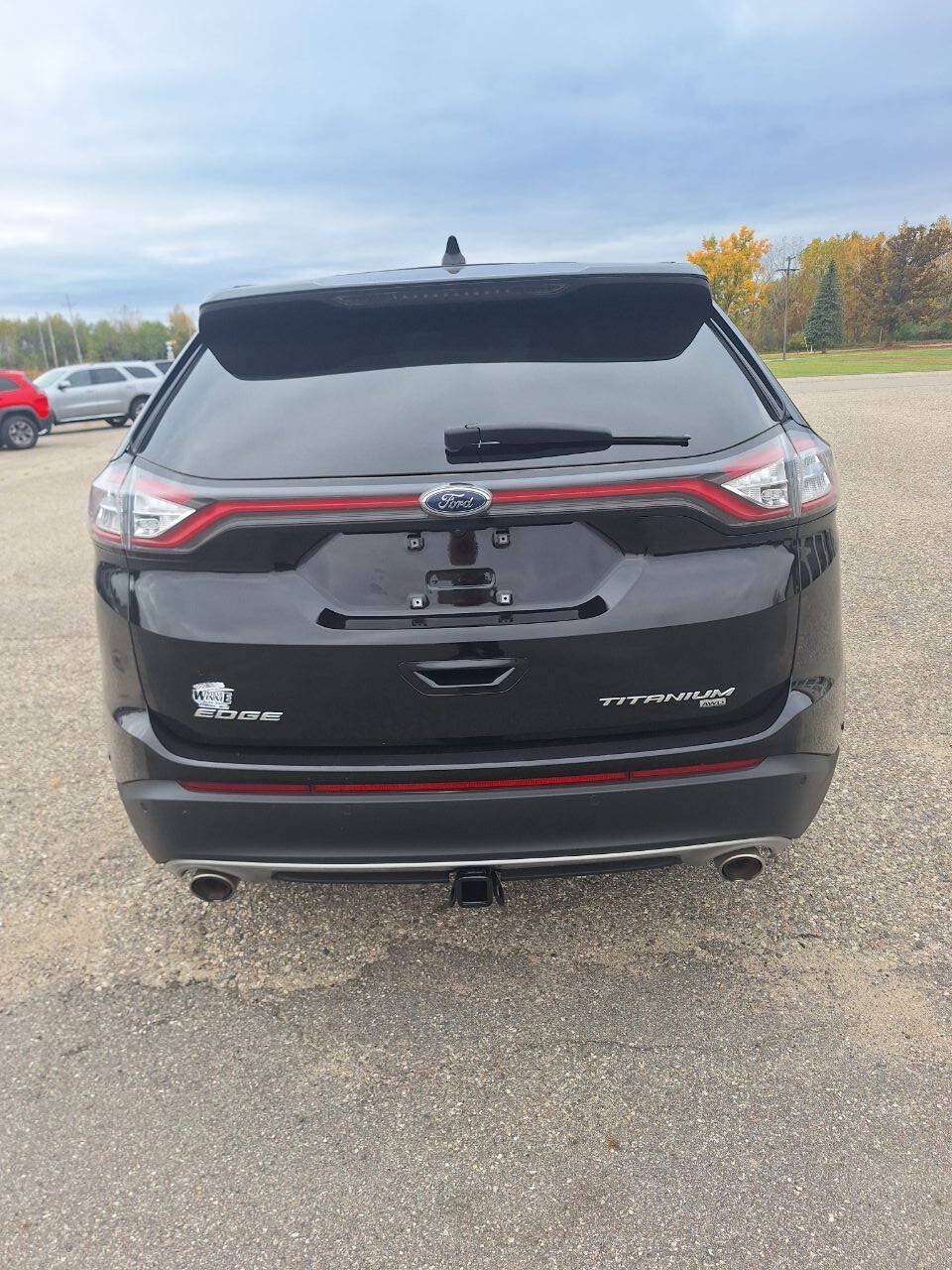 Used 2018 Ford Edge Titanium w/ Equipment Group 302A AWD/4WD image 4