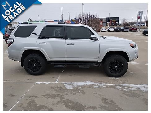 Used 2018 Toyota 4Runner TRD Off-Road image 5