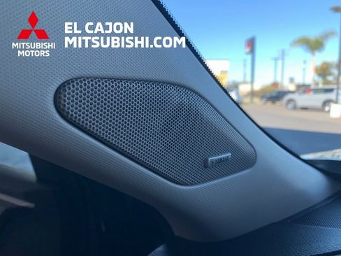 Used 2025 Mitsubishi Outlander SE image 17
