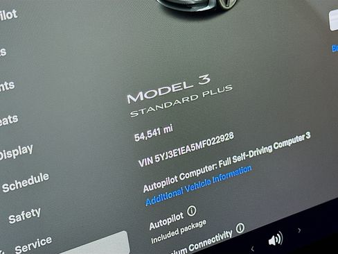 Used 2021 Tesla Model 3 Standard Range Plus image 18