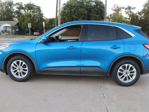 Used 2020 Ford Escape SE image 7