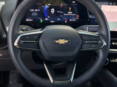 Used 2026 Chevrolet Equinox EV LT image 10