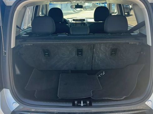 Used 2016 Kia Soul + FWD image 11