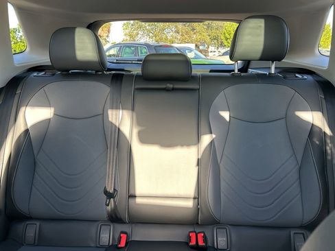 New 2026 Volkswagen Tiguan SE image 14