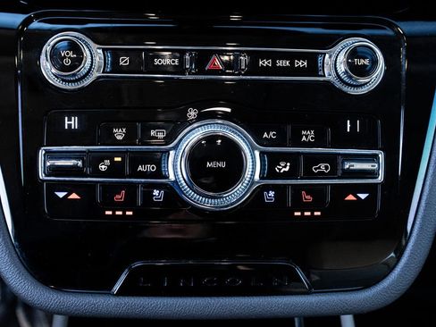 Used 2020 Lincoln Corsair AWD w/ Premium Package image 32