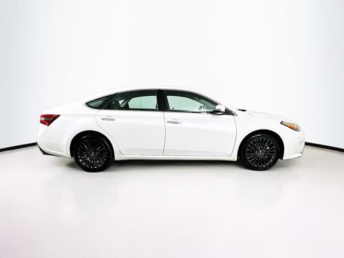 Used 2016 Toyota Avalon Touring image 10