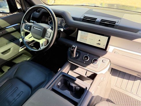 Used 2022 Land Rover Defender 110 S image 44