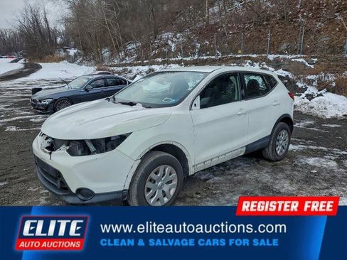 Used 2019 Nissan Rogue Sport S image 2