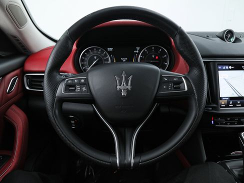 Certified 2022 Maserati Levante GT image 18