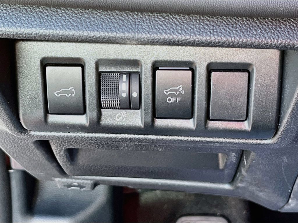 Used 2025 Subaru Outback Limited w/ Popular Package #2 AWD/4WD image 10