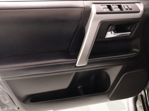 Used 2023 Toyota 4Runner SR5 Premium w/ Moonroof Package AWD/4WD image 18
