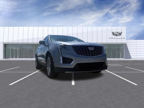 Certified 2024 Cadillac XT5 Premium Luxury w/ LPO, Floor Liner Package AWD/4WD image 8