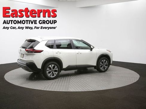 Used 2022 Nissan Rogue SV image 38