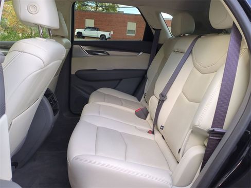 Used 2021 Cadillac XT5 Premium Luxury image 25
