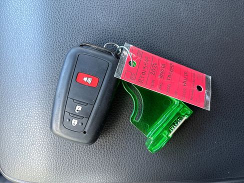 Used 2024 Toyota Tacoma SR5 image 33