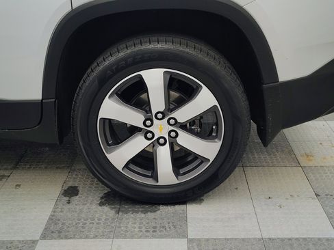 Used 2019 Chevrolet Traverse LT w/ LT Premium Package image 16