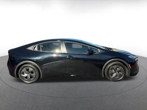 Used 2025 Toyota Prius LE image 16