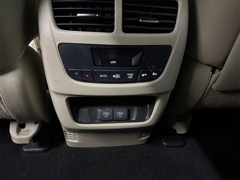 Used 2019 Acura MDX SH-AWD image 31