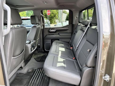 Used 2023 Chevrolet Silverado 1500 LTZ w/ LTZ Premium Package AWD/4WD image 14