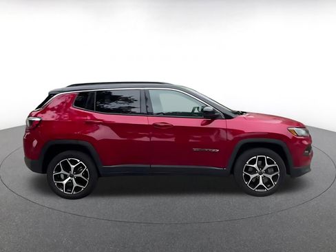 Used 2025 Jeep Compass Limited AWD/4WD image 15