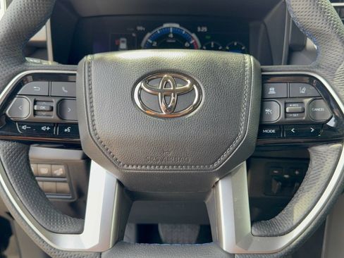 Used 2025 Toyota Sequoia Platinum AWD/4WD image 11