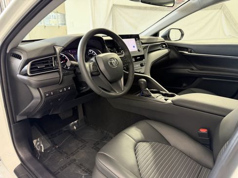 Used 2022 Toyota Camry SE w/ Cold Weather Package AWD/4WD image 8