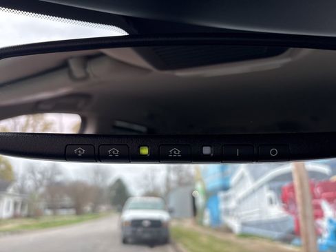 Used 2022 Nissan Pathfinder SL image 19